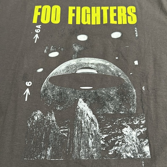 Foo Fighters Graphic T-Shirt - Picture 4 of 8